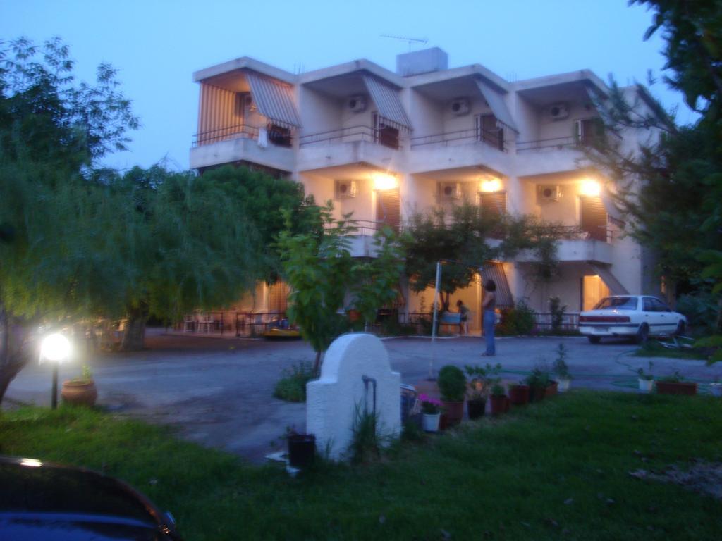 Apartments Skardoutsou Agiokampos  Exterior foto